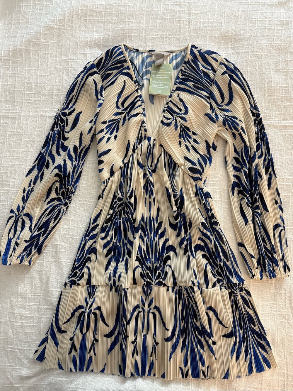 H&M Cream and Navy Floral V-Neck Long Sleeve Dress